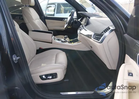 2021 BMW X5 Sdrive40I z USA, uszkodzony, nr VIN 5UXCR4C03M9G43306